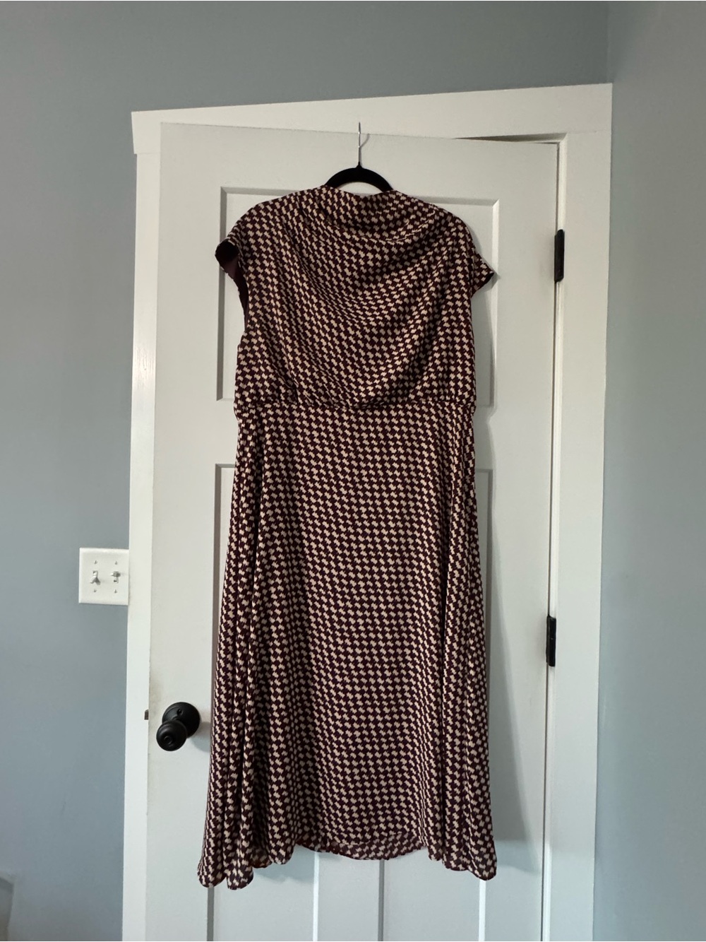 Ann Taylor Burgundy & Cream Midi Dress